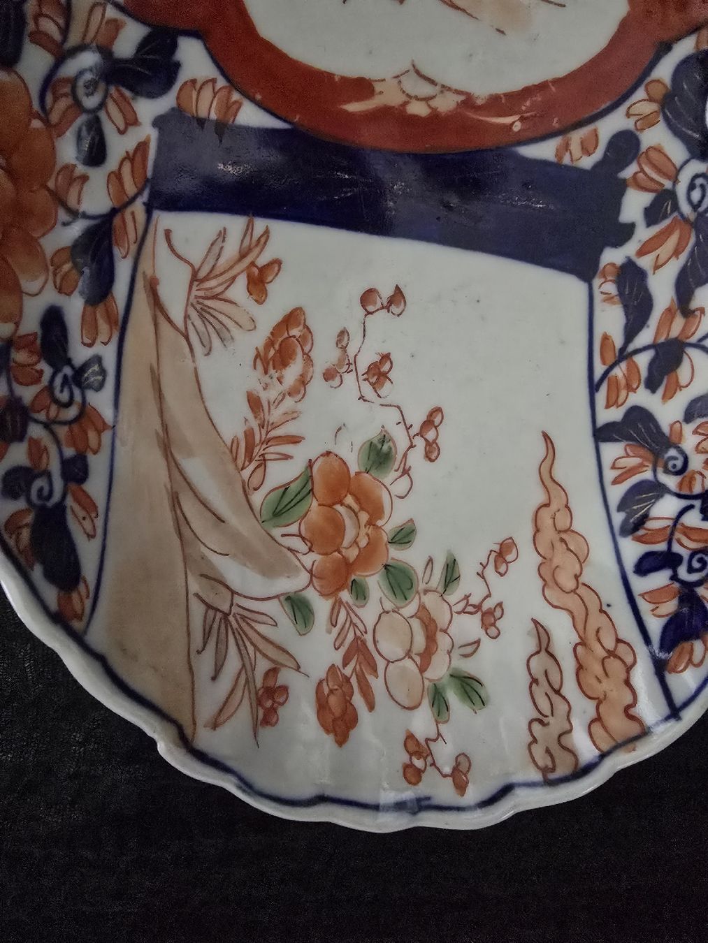 Piatti di portata: Petit plat Imari XIXe japonais forme libre  – Usato da Satigny venduto da Baazarbaron 4
