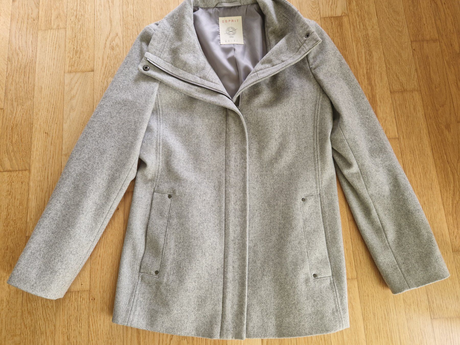 Esprit Cappotti: ESPRIT Kurzmantel / Jacke – Usato da Möhlin venduto da Cloudy73 3