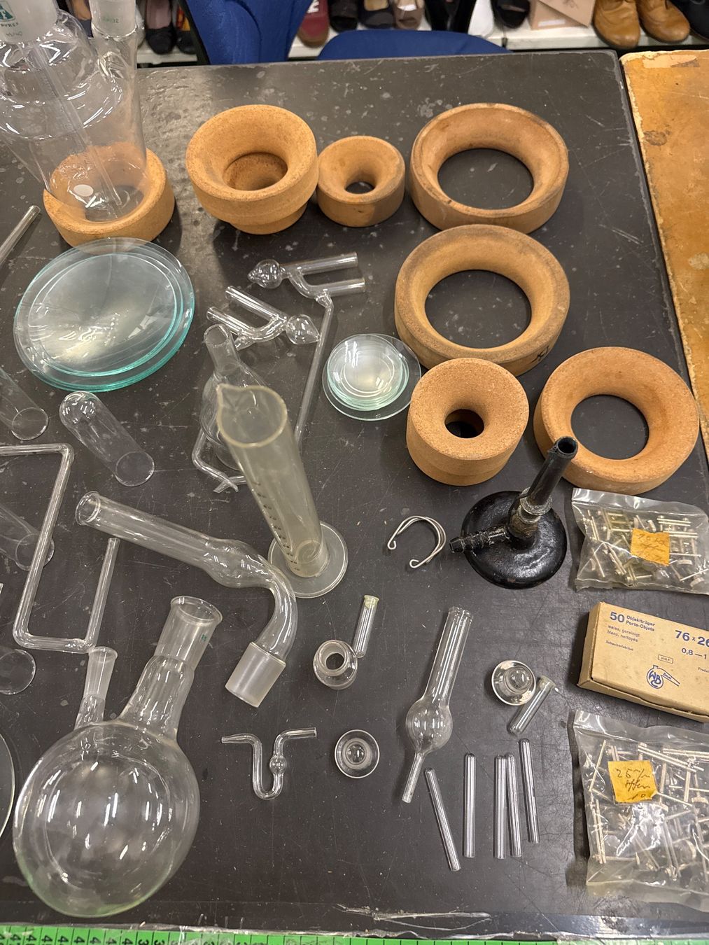 Verres: Chemie-Labor-Gläser Mega-Set – D'occasion à Pratteln par Cartonsducoeur_bl 2