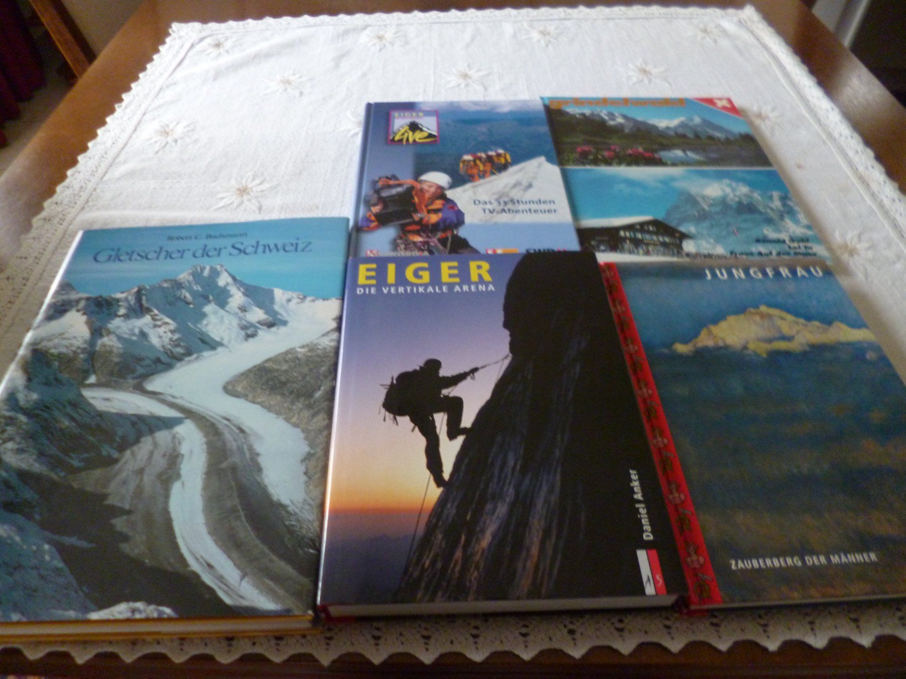 Libri: 5 Bücher, Eiger,GletscherCH, Jungfrau,Eiger Live,Grindelwald – Nuovo (secondo la descrizione) da Unterseen venduto da marathon1 6