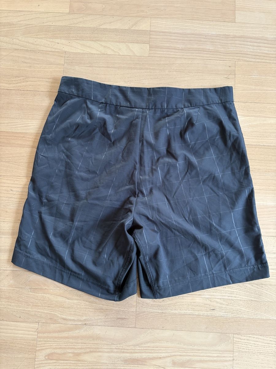 Nike Pantaloni: Nike Herren-Shorts, Grösse L – Usato da Oberengstringen venduto da Marling 1