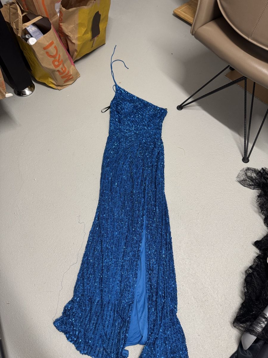 Robes: Abendkleid – D'occasion à Reinach AG par MineD 3