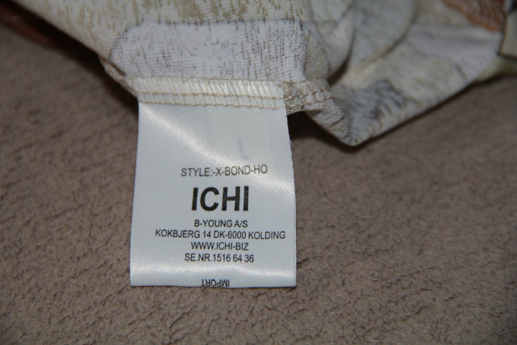Camicette: Blouse – Usato da satigny venduto da cara68 2