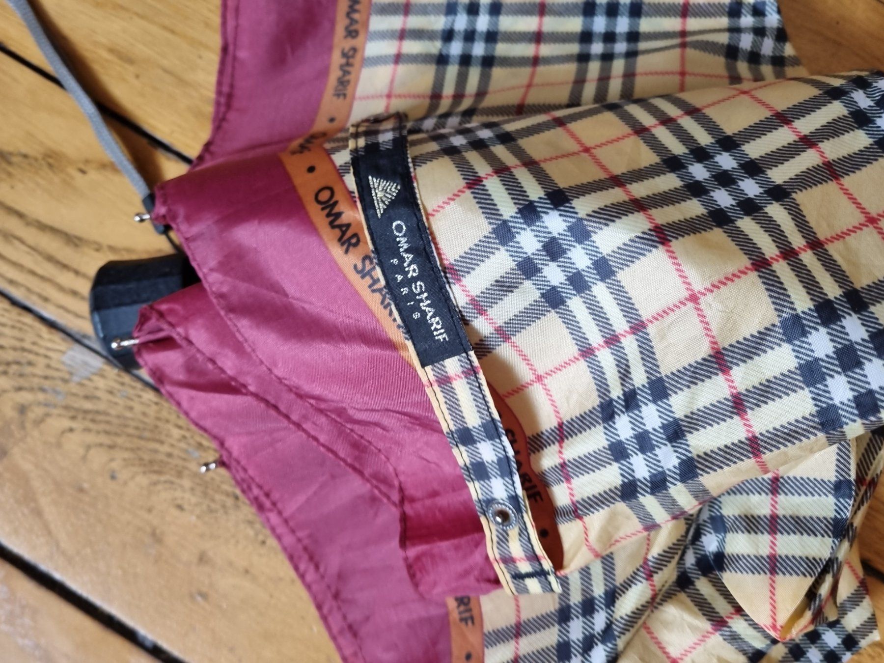 Regenschirme: Omar Sharif Taschenschirm, klein, handlich – Gebraucht aus Schaffhausen von Leveron13 7
