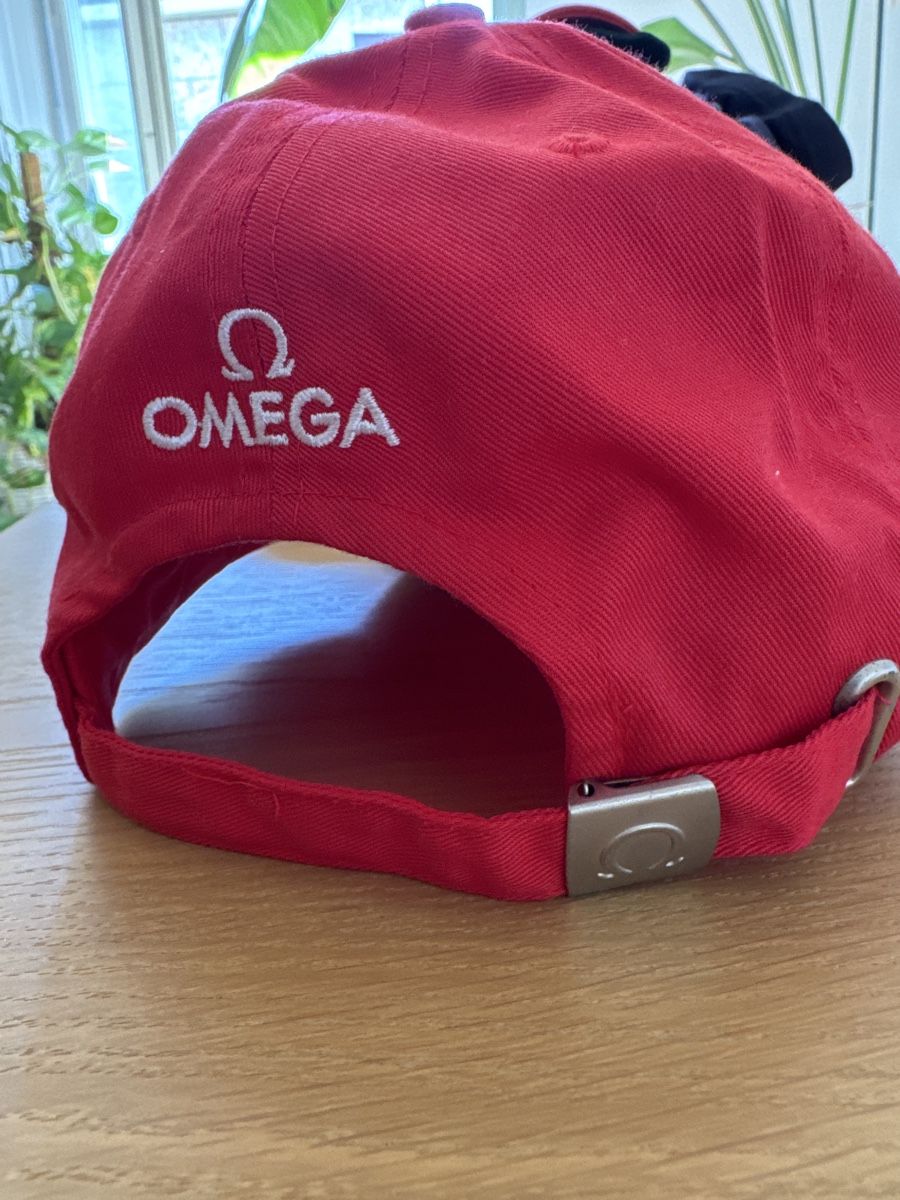 Hüte, Mützen & Caps: Omega Kappe rot – Gebraucht aus Zürich von strickliesel1996 1