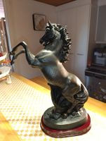 Vintage Pferde Skulptur Gibs Holz Sockel 80er Top