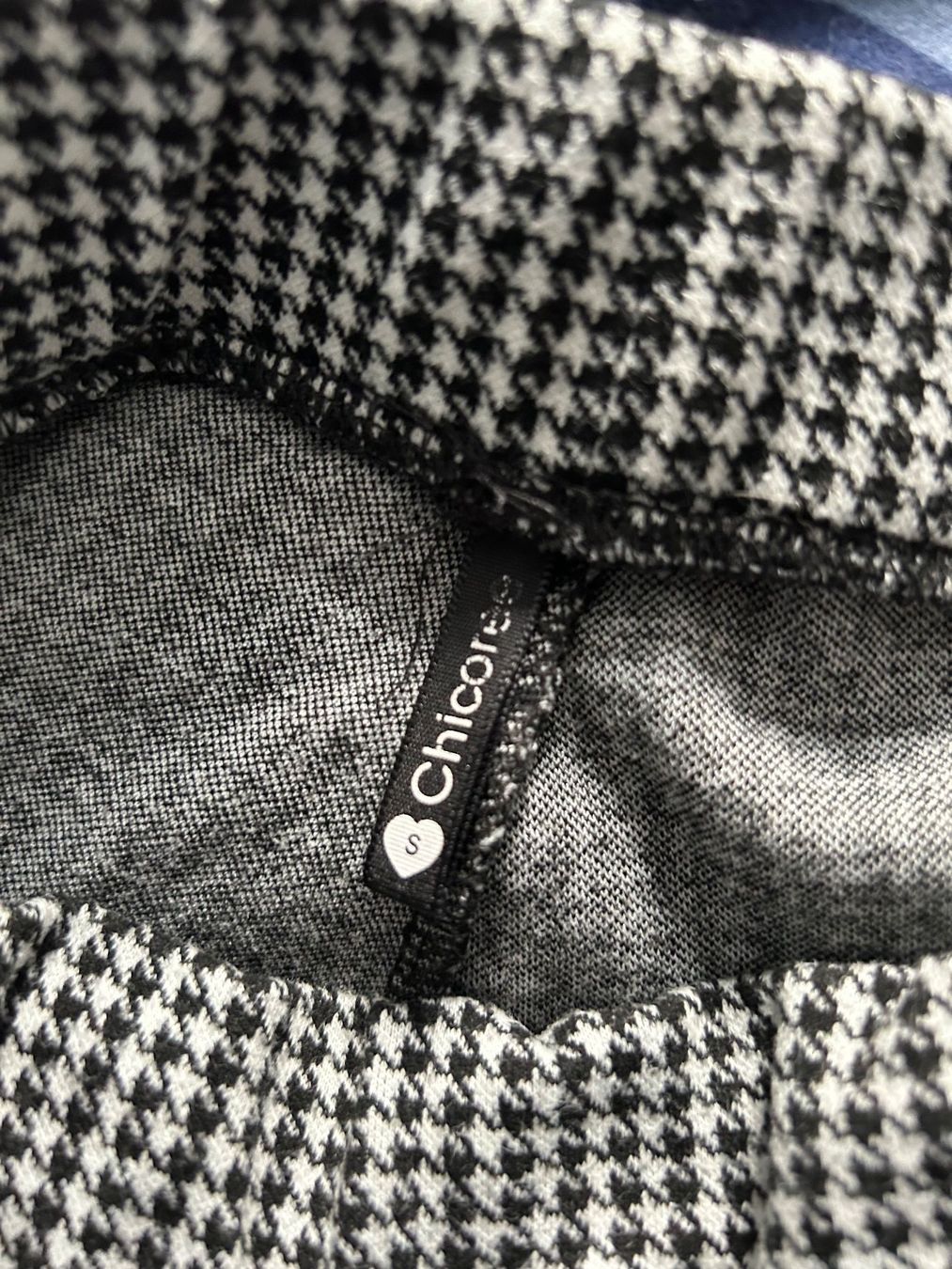 Pantaloni: Damenhose mit Gummizug Gr. S karriert – Usato da Obergösgen venduto da Andre118 1