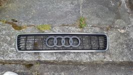 Audi 80 Avant 1994 Kühlergrill schwarz/Chrom ohne Audiringe.