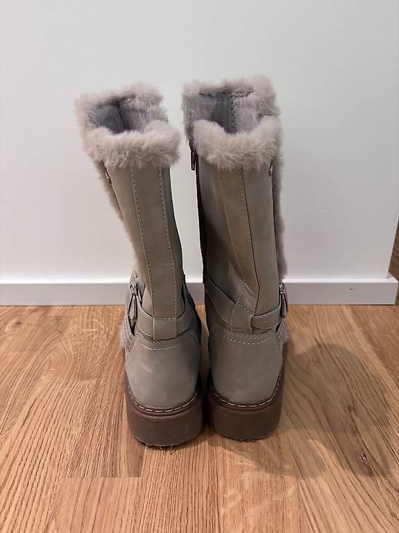 Schuhe für Mädchen: Winterstiefel  – Gebraucht aus Luzern von qch_2jjy 2