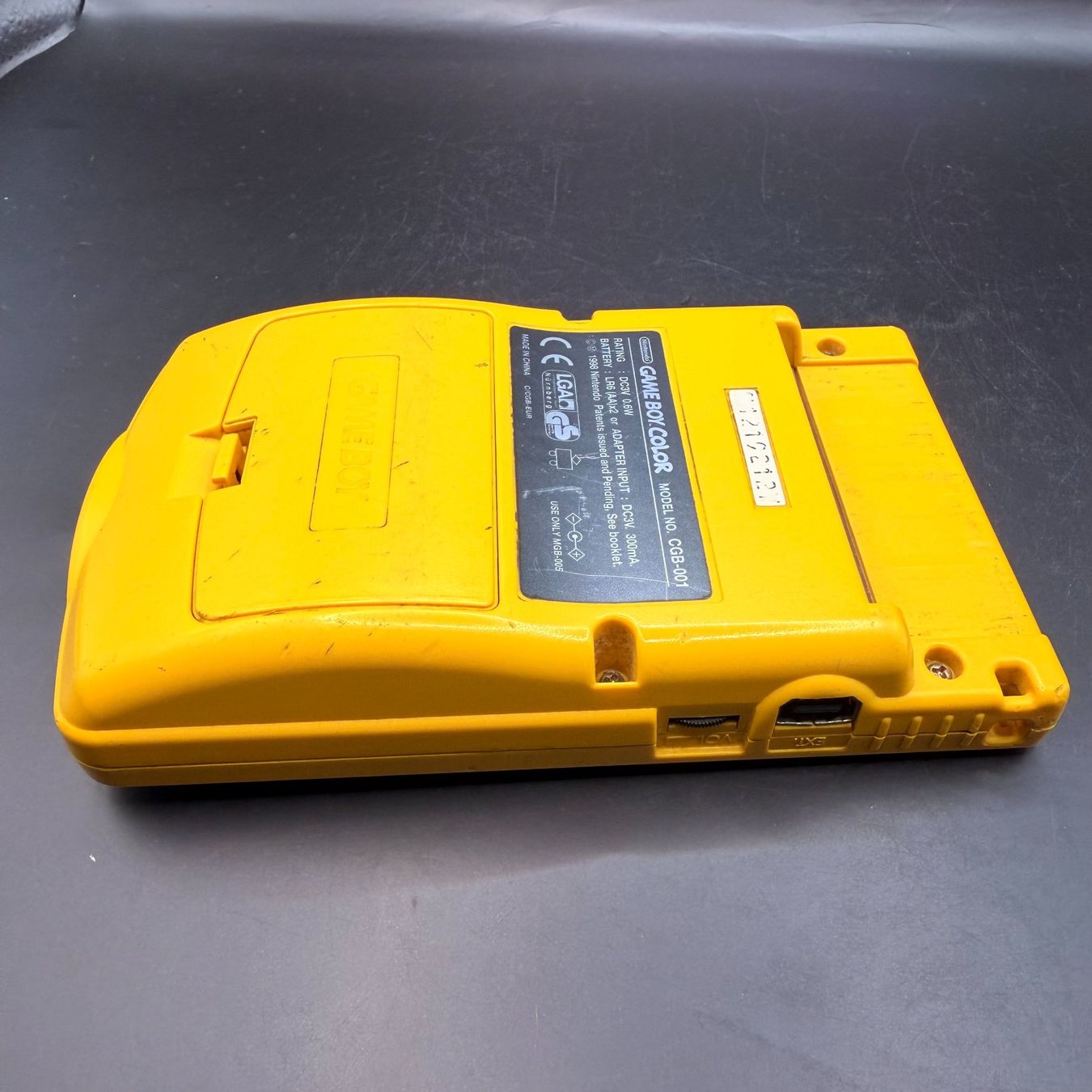 Nintendo Console: Nintendo Game Boy Color Gelb – Difettoso da Düdingen venduto da Nerdworld 6