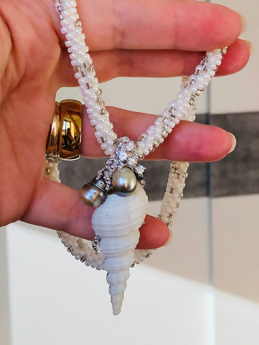 Colliers: COLLIER – Neuf avec emballage d'origine à Genève par AGBERG 2