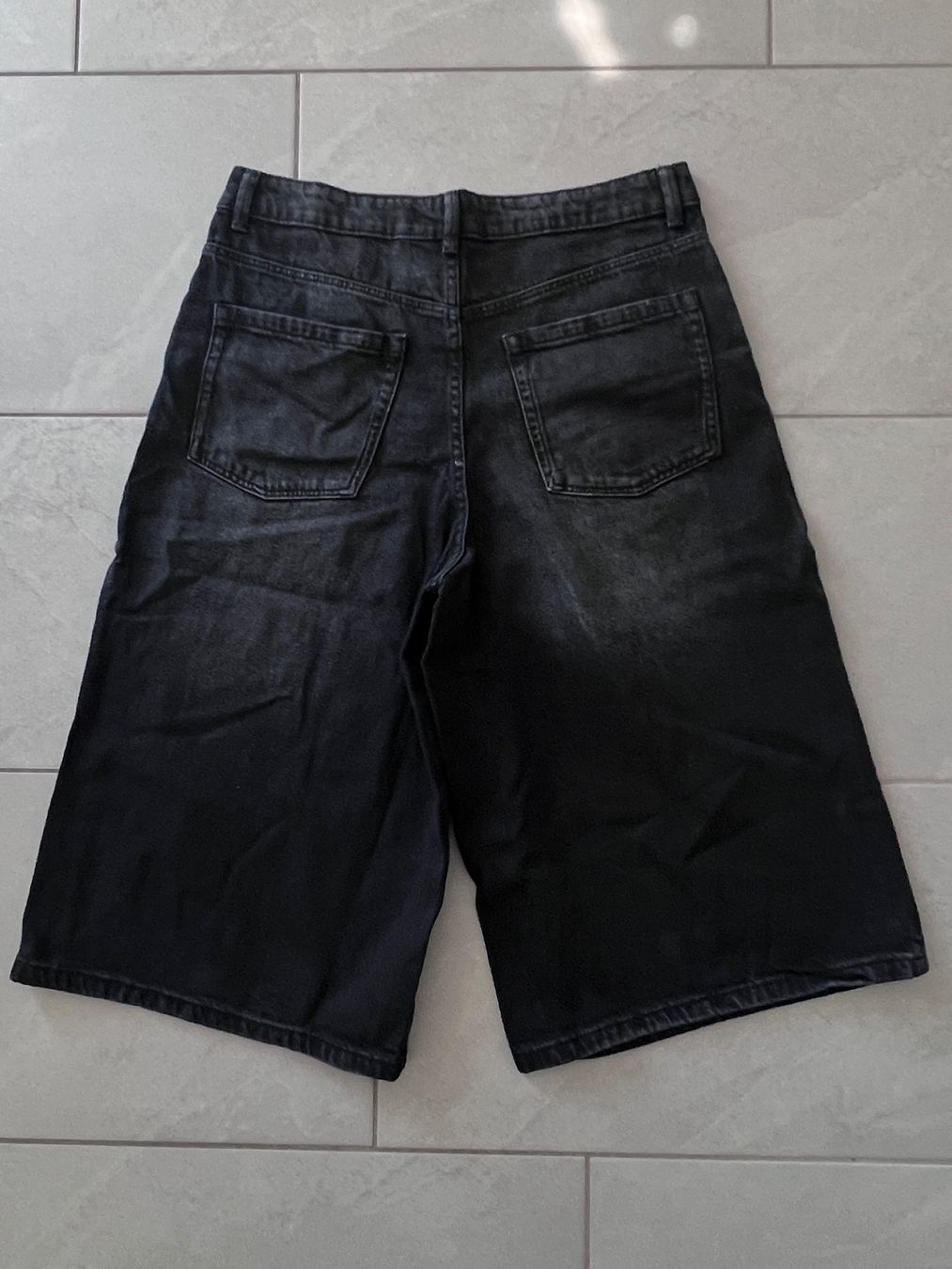 Bershka Pantaloni: BERSHKA JEANS SHORTS GR.38 – Nuovo (secondo la descrizione) da Kaltbrunn venduto da .-Chantally-. 1