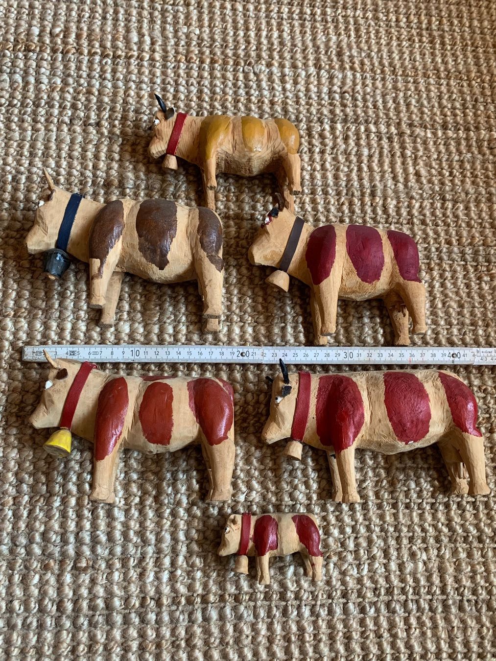 Jouets: Alte Holzkühe – D'occasion à Bibern SO par wecafra