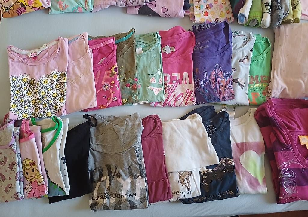 Lotti & Set di vestiti: Riesiges Mädchen Kleiderset Gr.128, ca. 53 Teile. – Usato da Fehraltorf venduto da Sato01 4