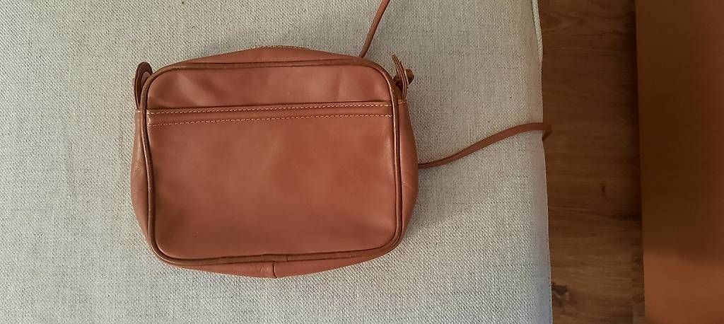 Taschen für Damen: Kleine Braune Handtasche – Gebraucht aus Zürich von Accuchek