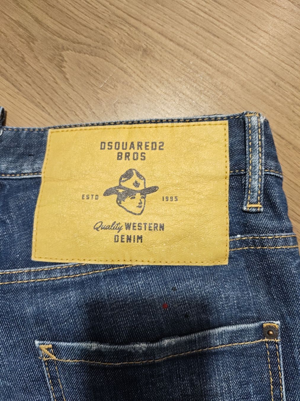 Dsquared2 Jeans: Dsquared2 Jeans Gr. 46 Top! – Usato da Seon venduto da chf_g29b 5