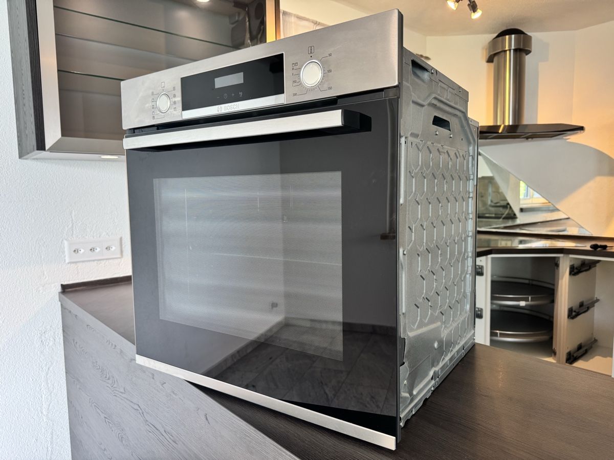 Bosch Forni: Bosch Einbaubackofen HBA573BS0 – Top Zustands  – Usato da Gersau venduto da mfk01