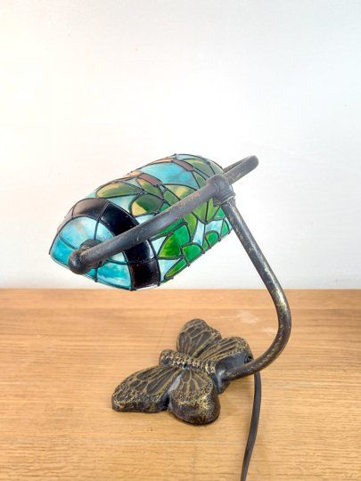 Lampade: Lampe de bureau style Tyffany – Usato da Ponts-de-Martel venduto da Henri-Louis 5