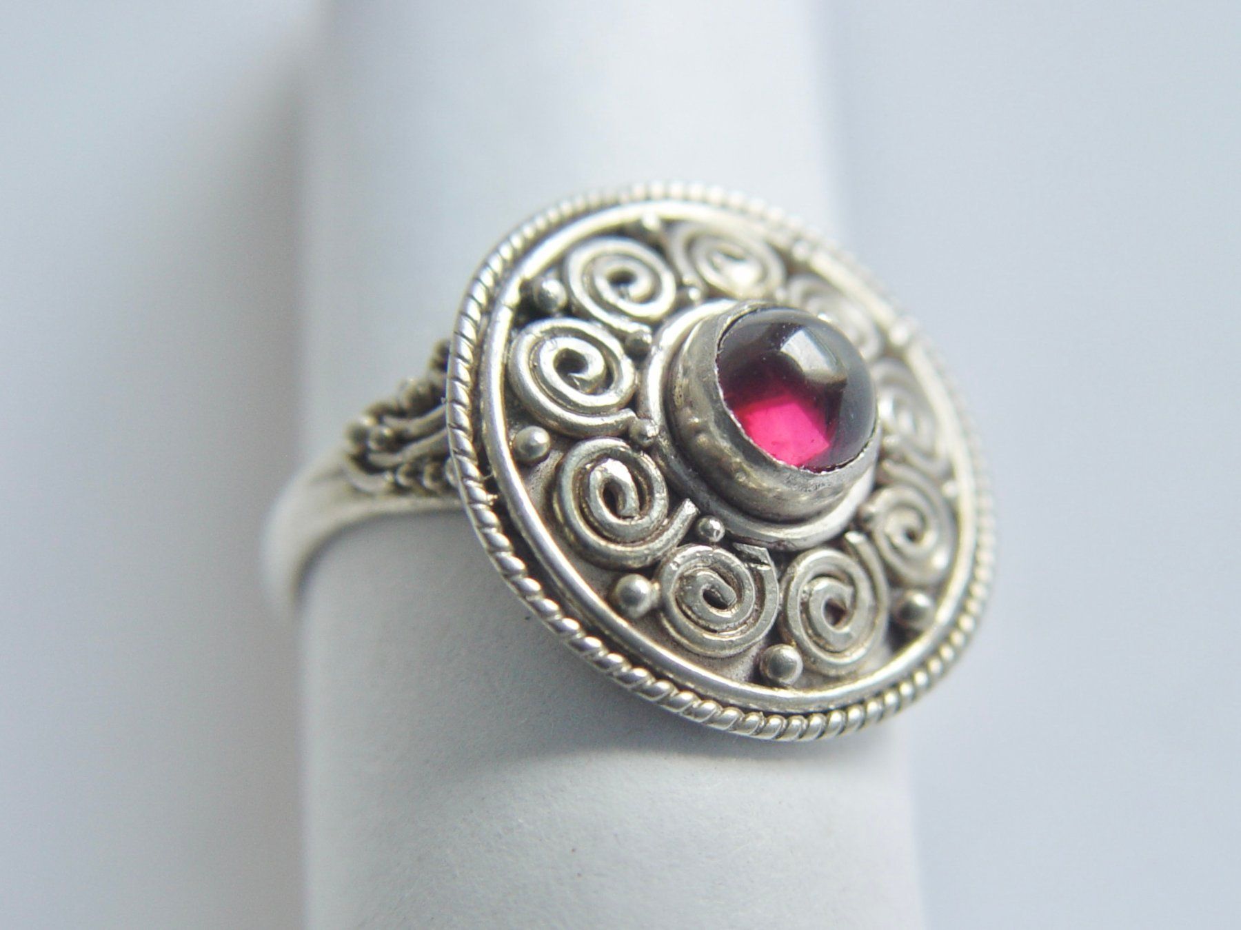 Anelli: Vintage Silber Fingerring mit Granat, Silber 925 – Usato da Henggart venduto da gernli 1