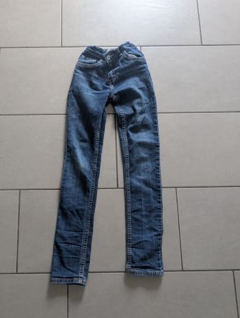 Levi's Jeans Gr. 14A, Top Zustand, ideales outfit!