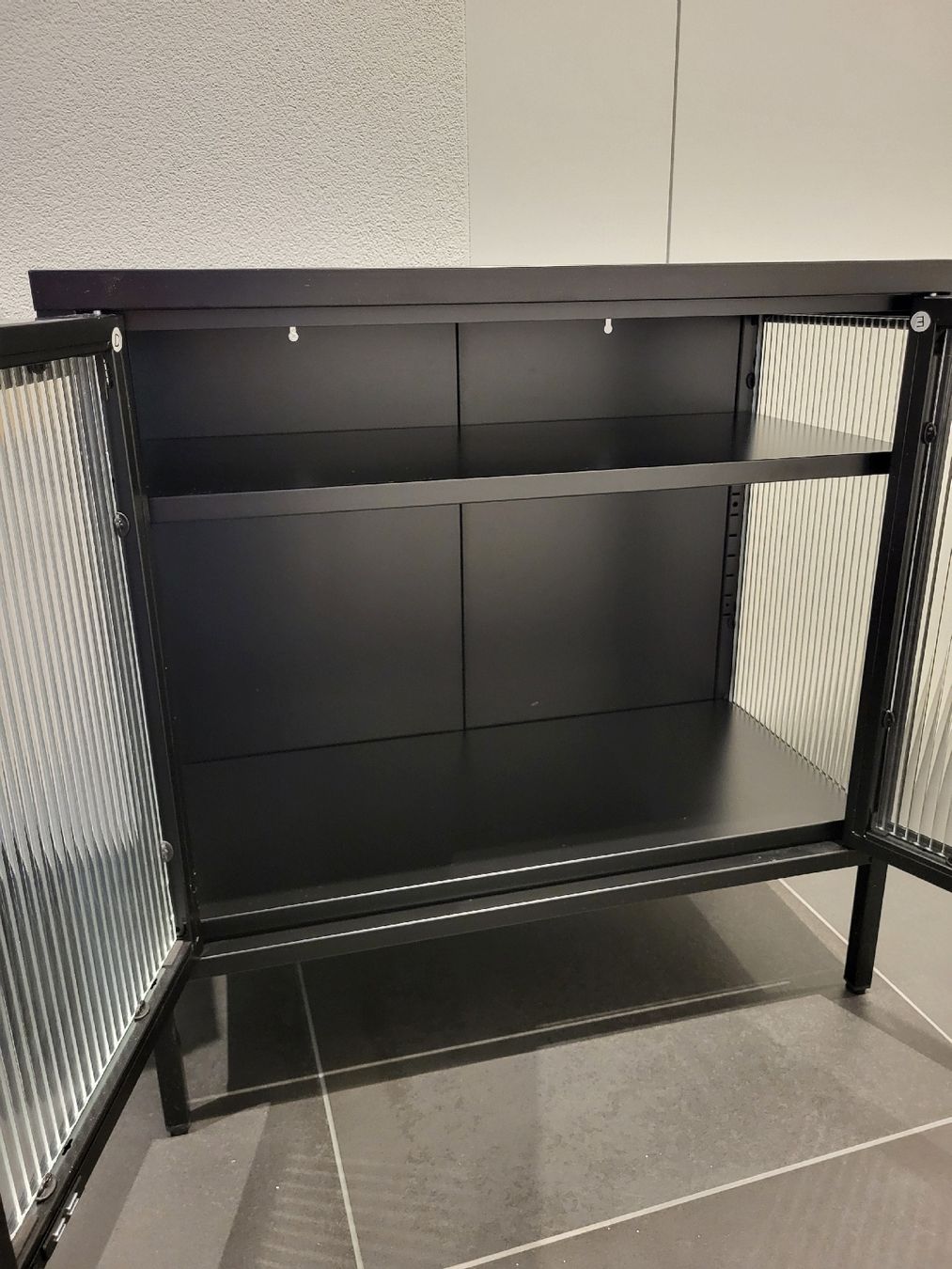 Vitrinen: Kleine Vitrine / Sideboard – Gebraucht aus Wetzikon ZH von rali06 2