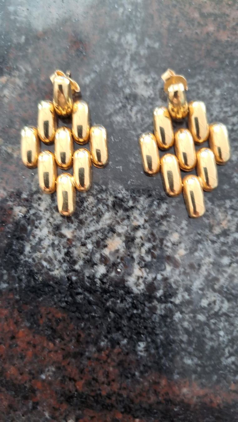 Boucles d'oreille: schöne Ohrstecker – D'occasion à Pfäffikon ZH par Valsangiaccomo