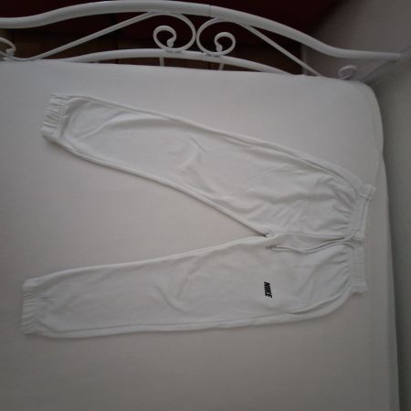 Deux pantalons 100% coton, taille S