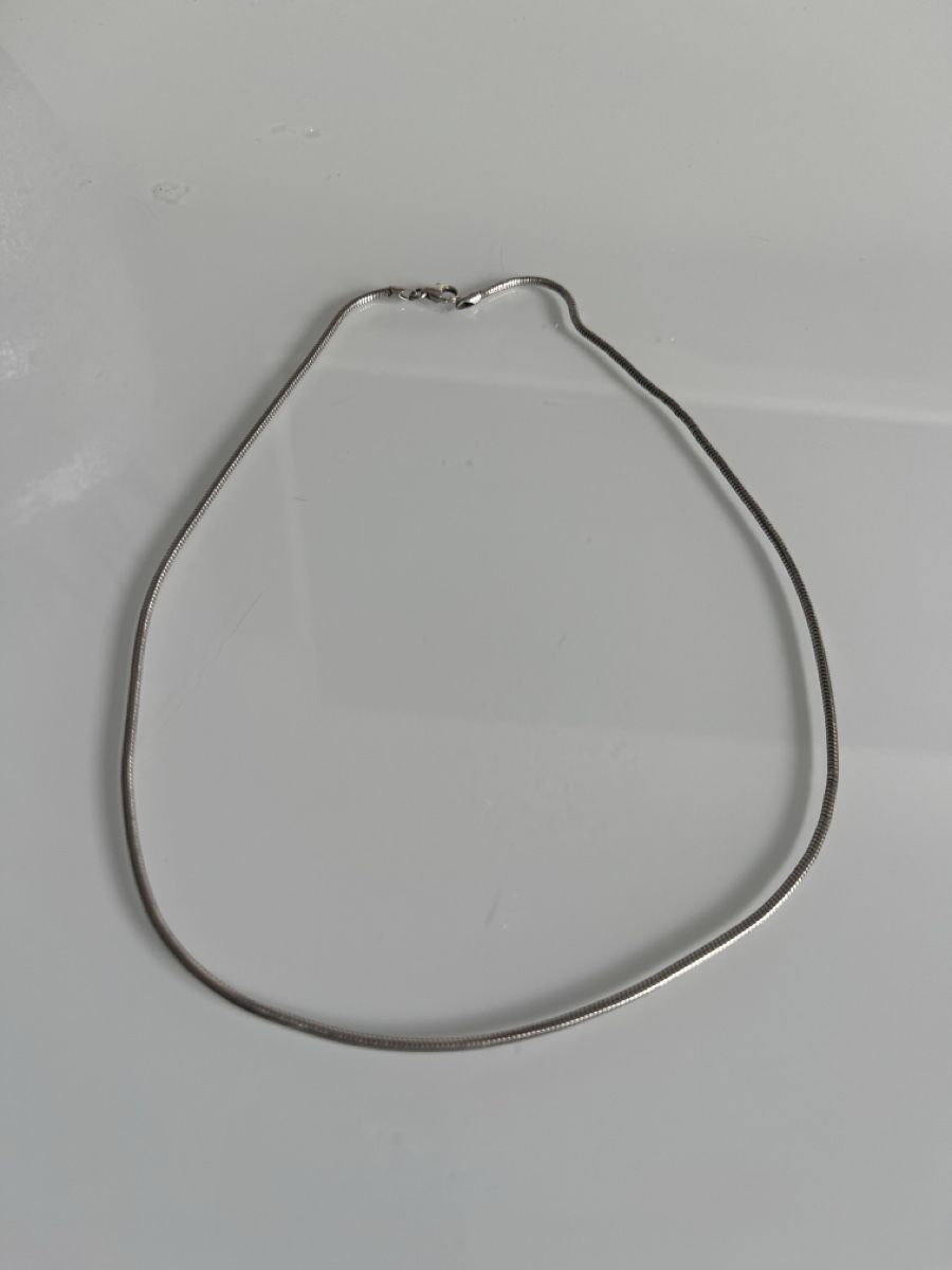 Catenine: Silver Snake Chain Necklace - Sleek & Stylish Accessory – Usato da Zürich venduto da kleinesgrau
