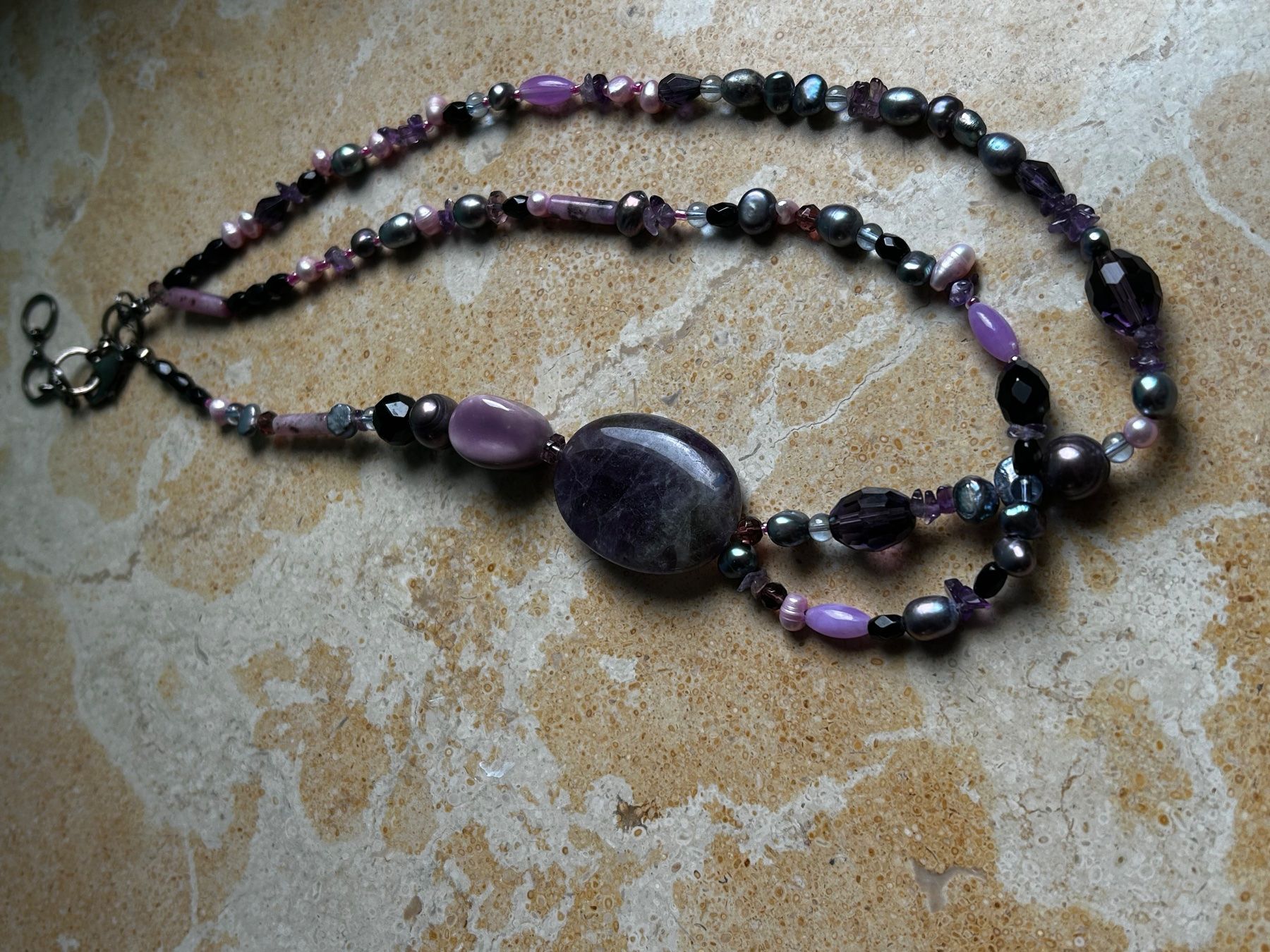 Ketten: Amethyst Perlenkette, 3-reihig, lila – Gebraucht aus Dittingen von Bellevista 5