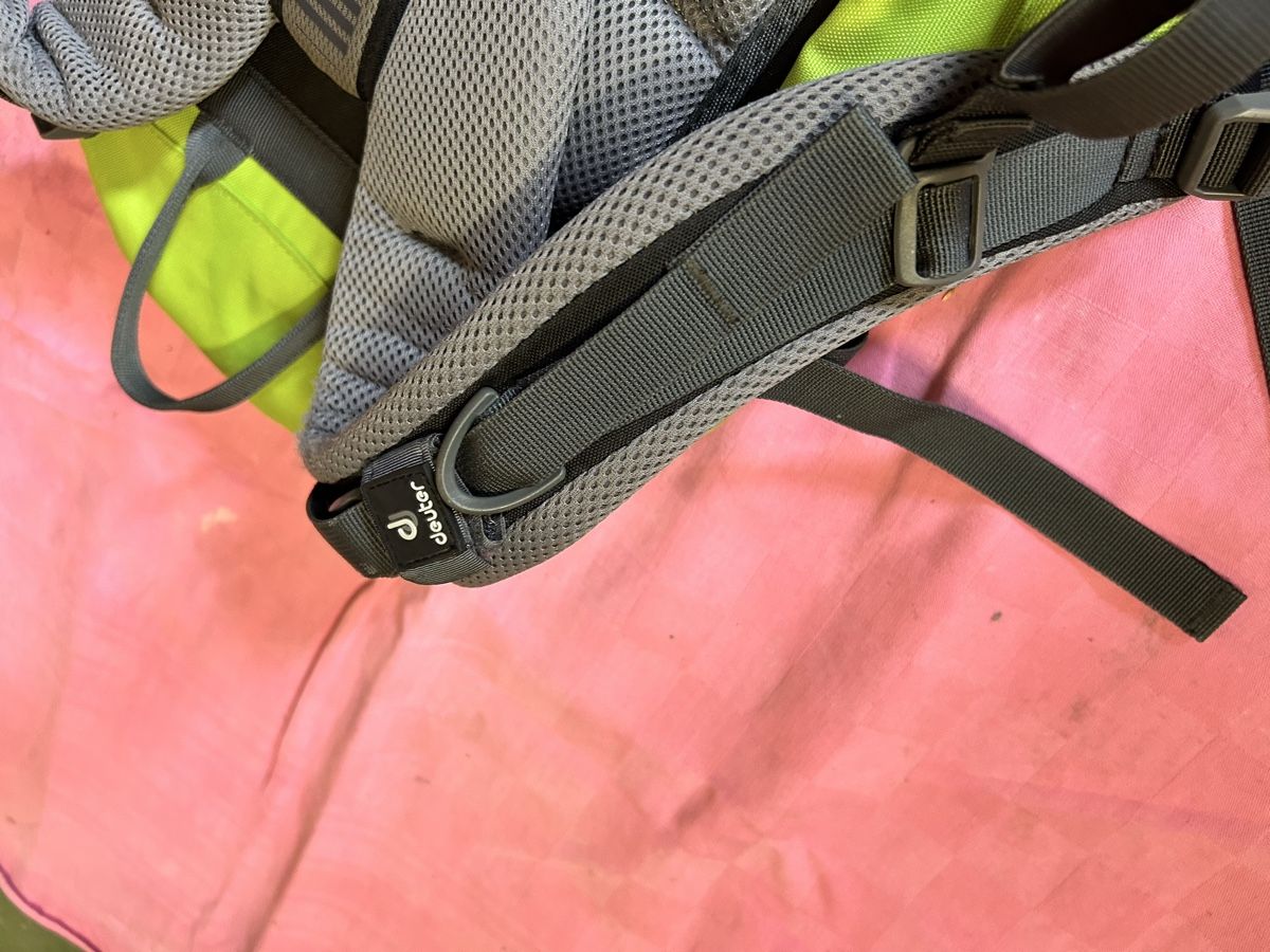 Deuter Rucksäcke: Rucksack Deuter Fox 30 grün gebraucht – Gebraucht aus Bremgarten b. Bern von Thermes 4
