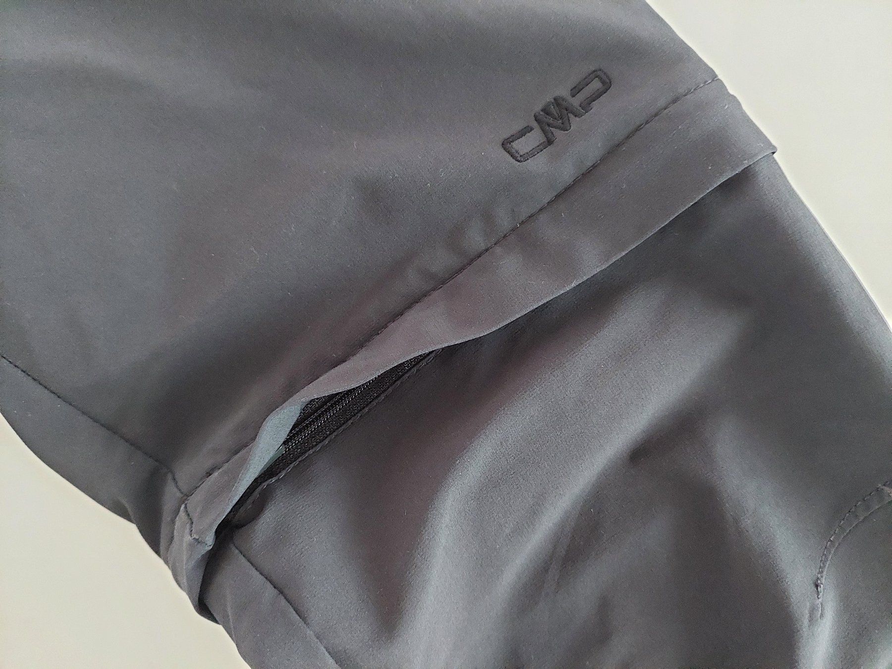 CMP Pantaloni: CMP Zip-Off Wanderhose Dunkelgrau , Grösse 152 – Usato da Zürich venduto da Lacoste06 5