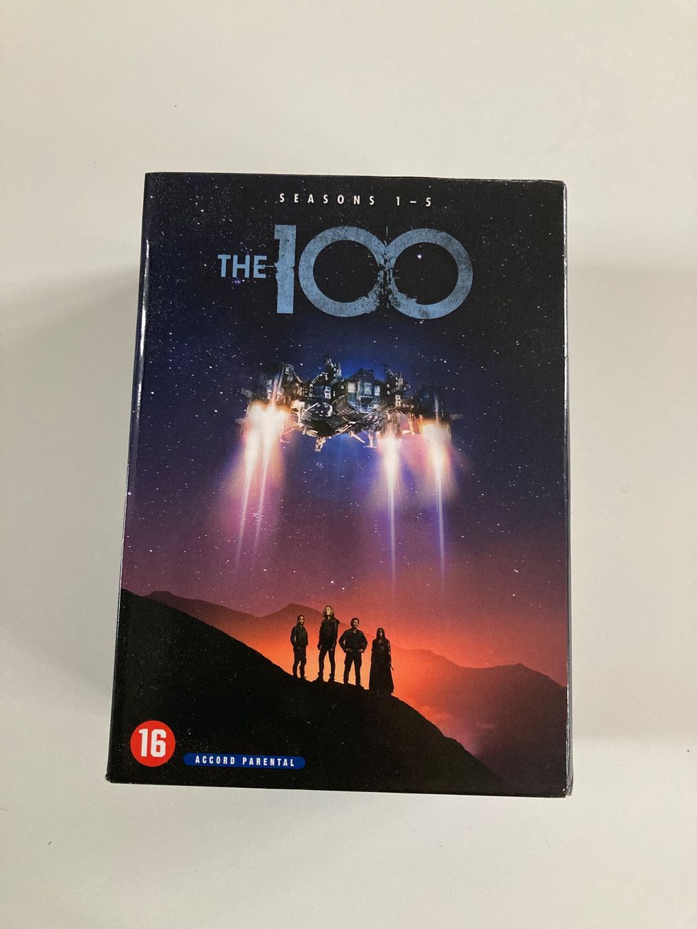 Tutti i DVDs: The 100 Saisons 1 à 5 Coffret DVD, comme neuf. – Nuovo (secondo la descrizione) da Bassecourt venduto da CALUMET-X