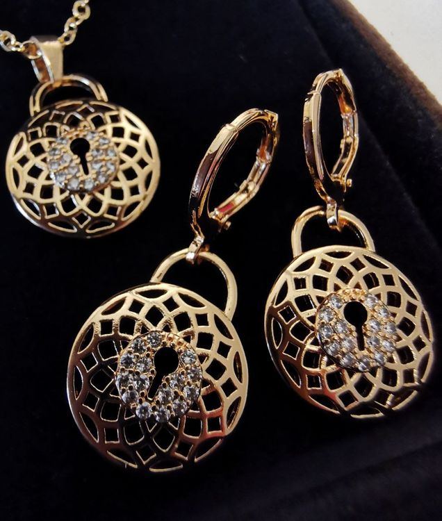 DESIGN - Collier court à zircons cubique avec pochette cadeau