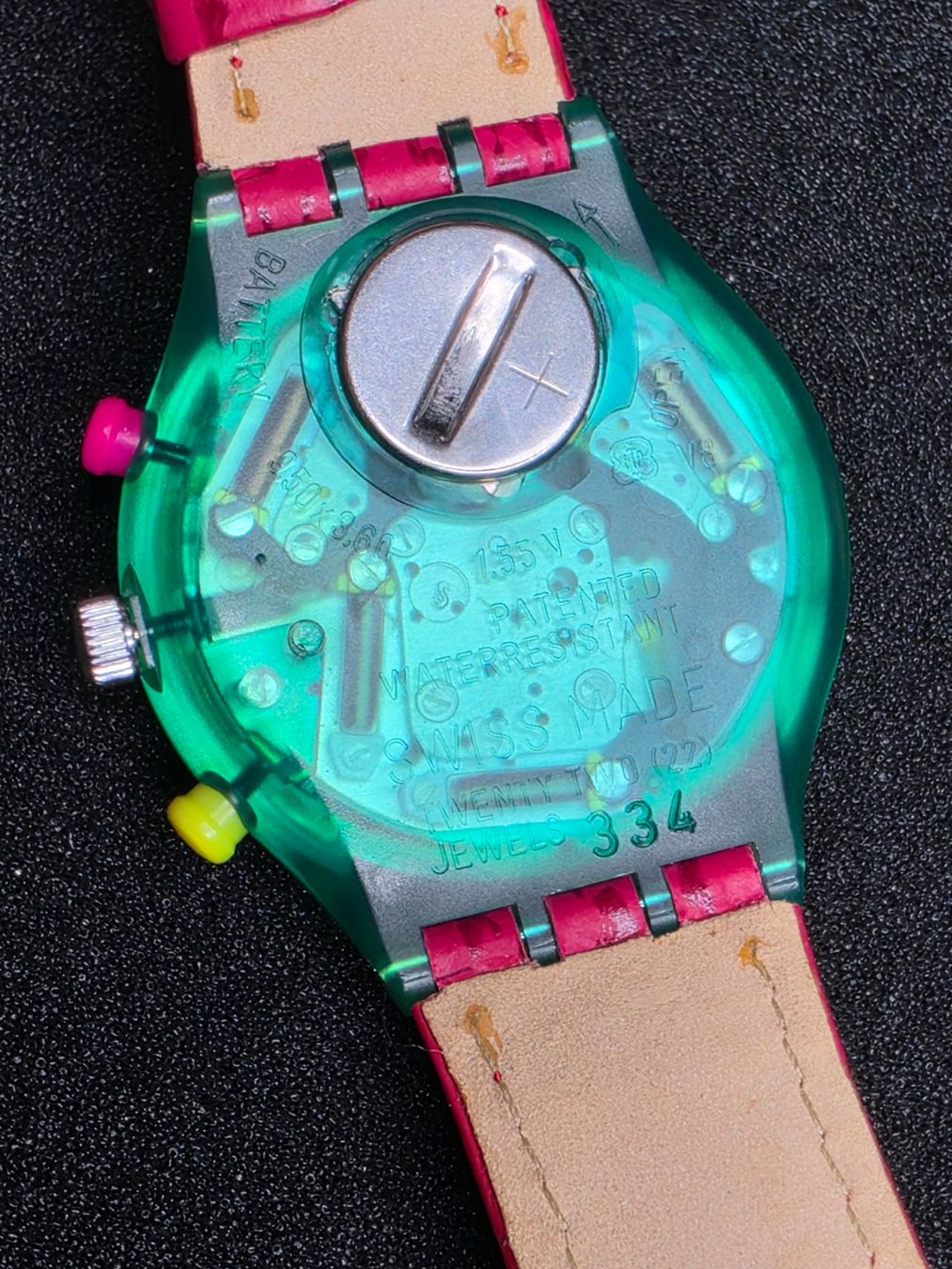 Swatch Orologi: Swatch Chrono SCL103 "Pink Springs" 1993 – Nuovo e nell'imballaggio originale da Bülach venduto da TimeDealsNow 3