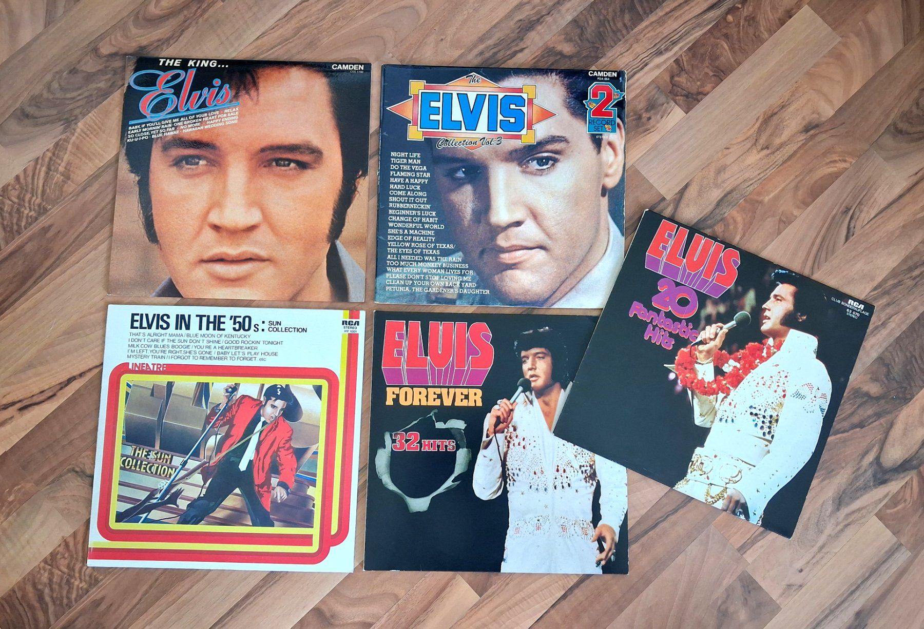 Vinyles: 5 Elvis Presley LP's - Davon 2 Doppelalben – D'occasion à Wilderswil par Silverybrown