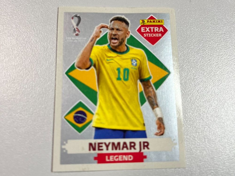 Panini FIFA World Cup Qatar 2022 Extra Sticker - Neymar Jr Legend Silver