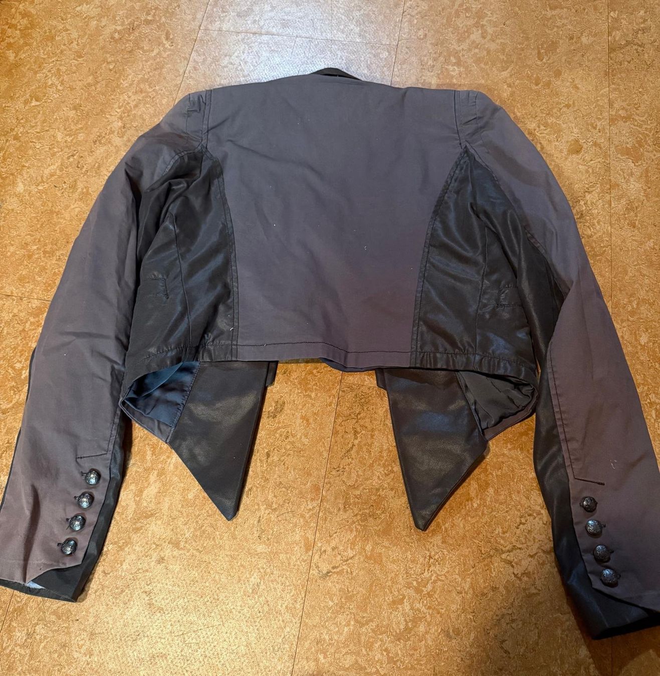 Giacche: Jacke – Usato da Flawil venduto da Stella_3 2