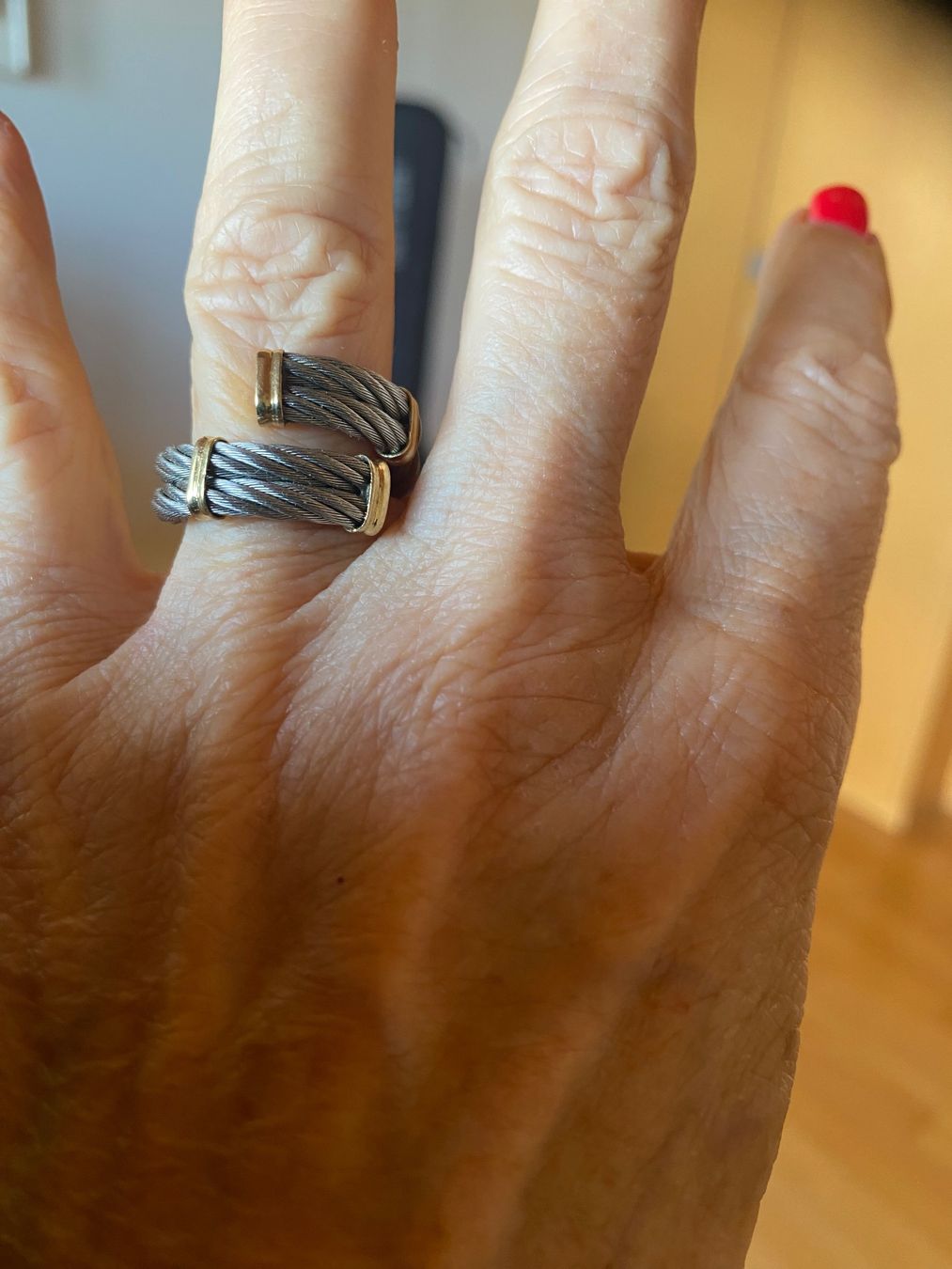 Bagues: Magnifique bague argentée – D'occasion à Belmont-sur-Lausanne par chu_vxf5
