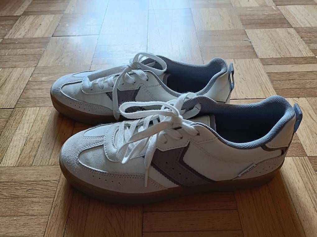 Chaussures femmes: Sneakers von Pull & Bear Gr39 – Neuf avec emballage d'origine à Sissach par jgt_6k76 1