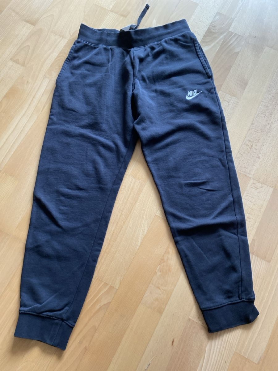 Nike Pantaloni: Trainerhosen Gr. 146 - 156 – Usato da Illnau venduto da Dodo115