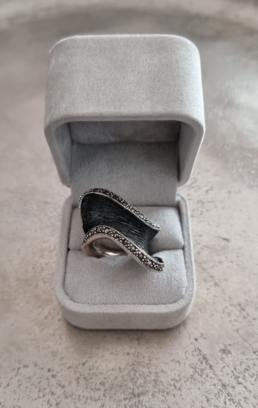 Bagues: Spezieller Ring, Gr. 17 – Neuf (Voir description) à Frauenfeld par Bleeddragon