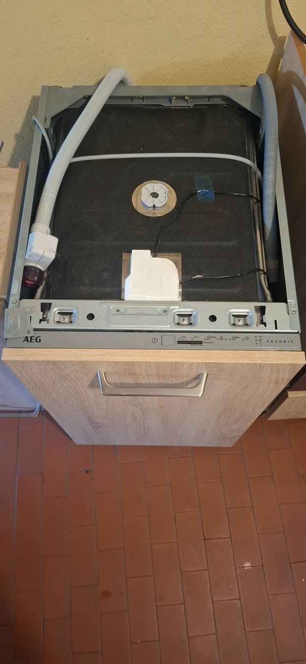 AEG Lavastoviglie: lave vaisselle aeg gs45av – Usato da Saxon venduto da yoa_jt8g