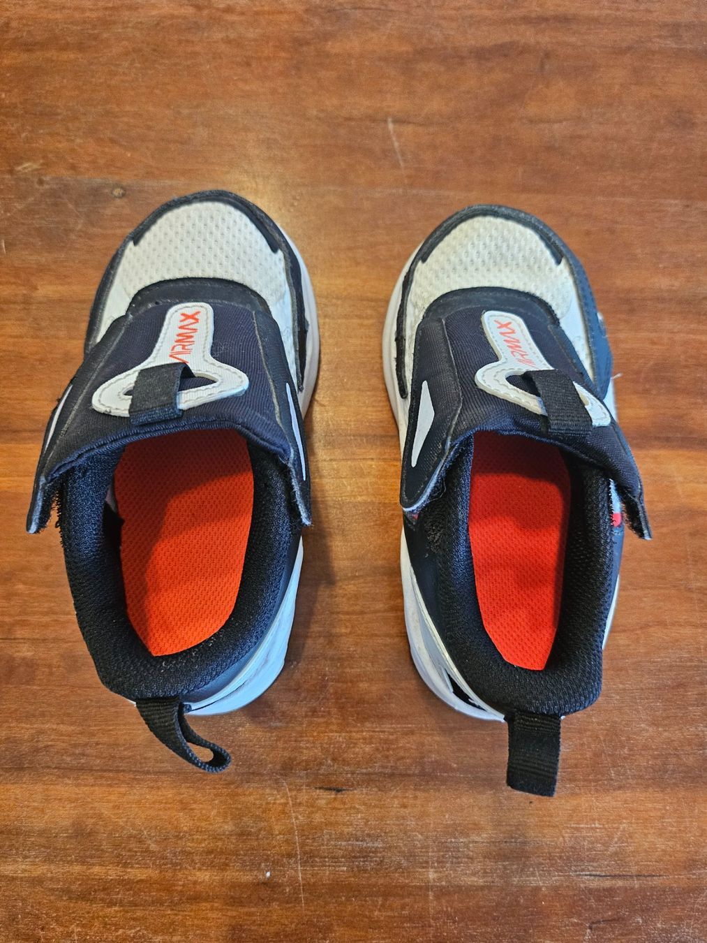 Nike Scarpe per ragazzi: Nike Airmax Grösse 25 – Usato da Baar venduto da Naedels-Kreationen 1