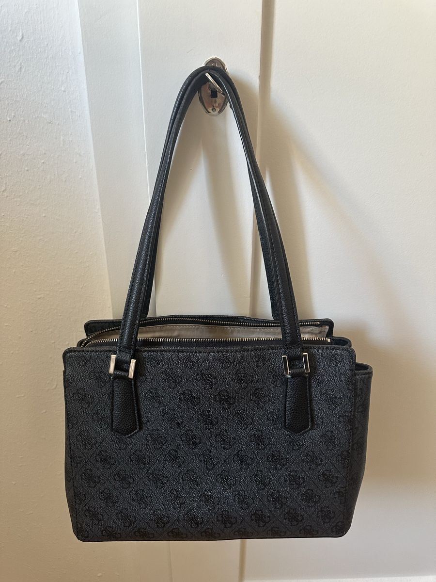 Guess Borse da donna: Guess Handtasche schwarz Logomuster – Usato da Chur venduto da ang_qft7 1