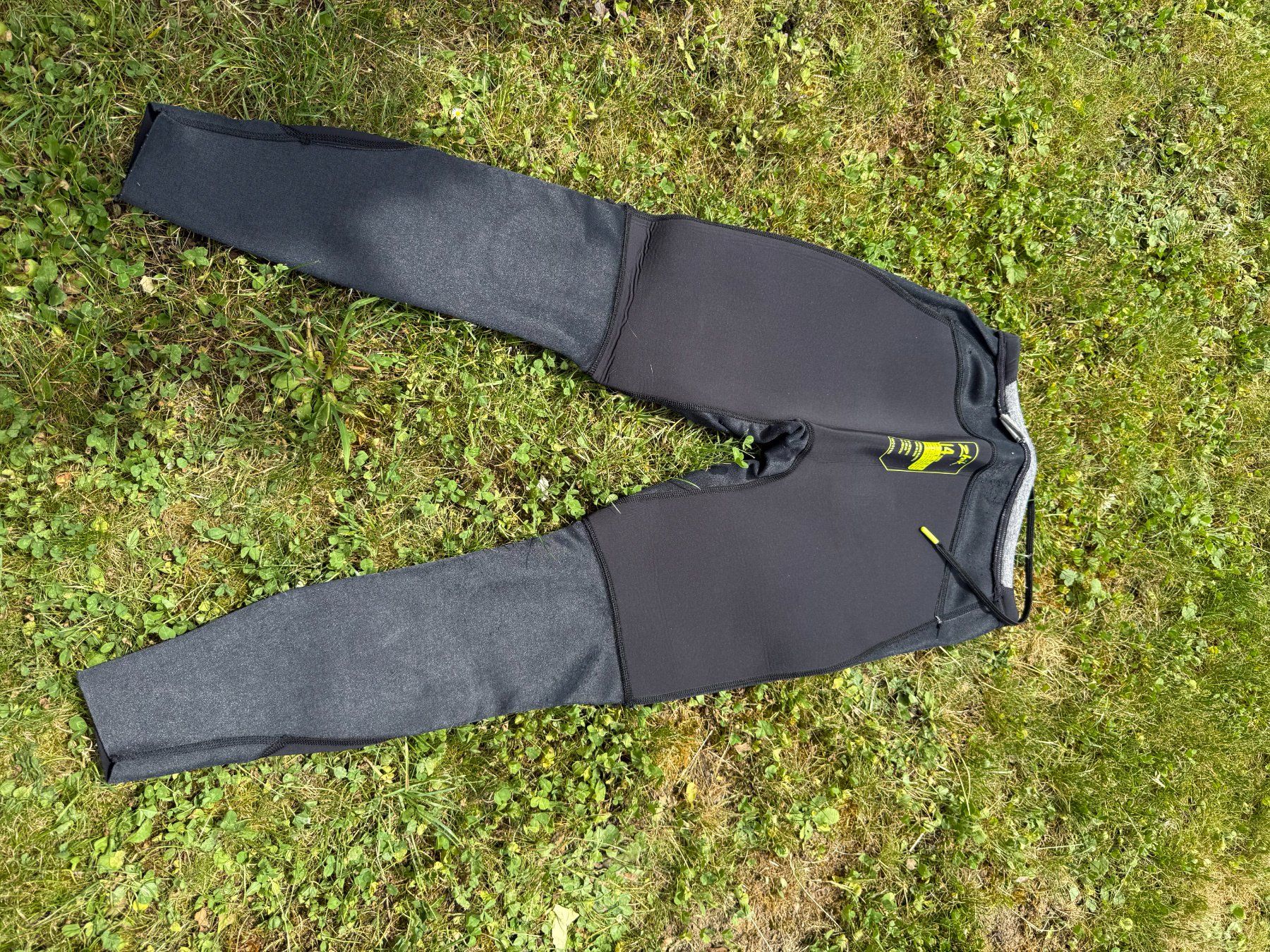 Pantalons: Neoprenhose – D'occasion à Winterthur par MariannaHofer