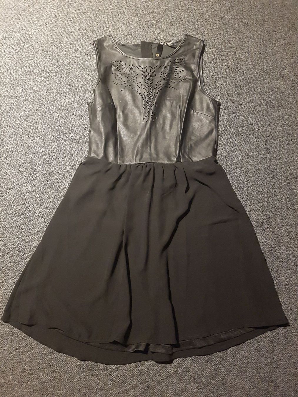 Vestiti: Schönes Abendkleid Gr.L – Nuovo (secondo la descrizione) da Schöfflisdorf venduto da CrRG21
