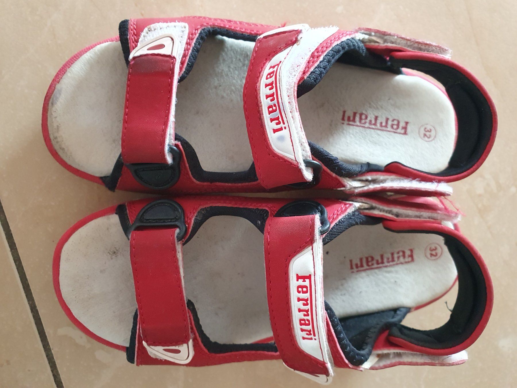 Scarpe per ragazzi: Sandales FERRARI pointure 32 – Usato da Grandson venduto da mollycat