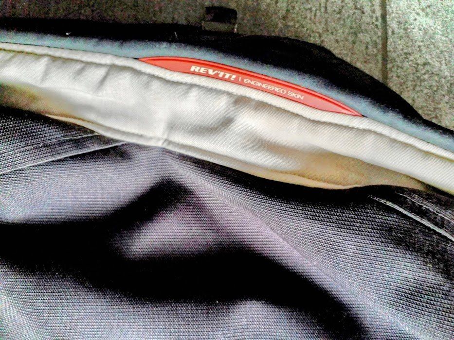 Lotti di vestiti: Motorradbekleidung – Usato da Magden venduto da Pfilou 1