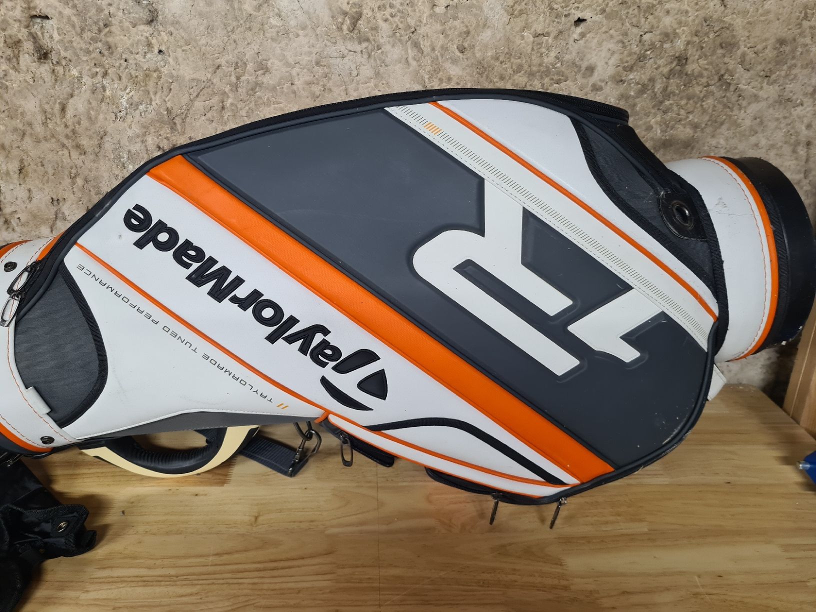 Taschen: Golftasche – Gebraucht aus Waldkirch von Hypertenuse 2