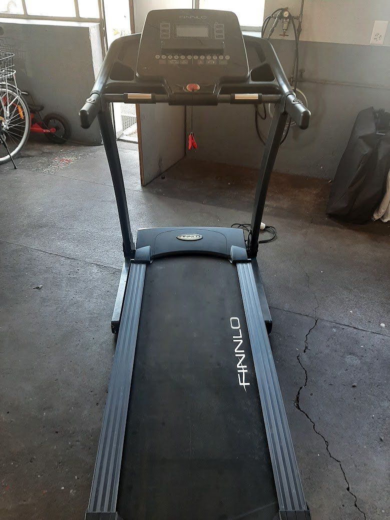 Finnlo Vélos d'appartement: Laufband – Défectueux à Willisau par tschiggo01 1